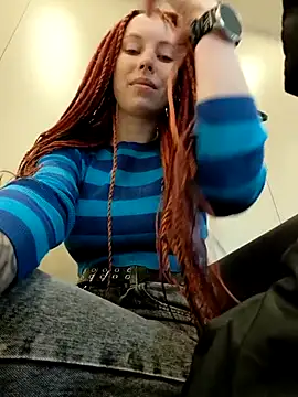 Frost foxy online show from 10-18-25, 02:25