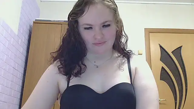 Snapshot of AliceForLoveOh chatting on 04-13-26, 03:28 AliceForLoveOh online show from 04-13-26, 03:28