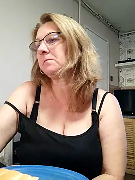 Elza01 online show from 10-17-25, 06:27