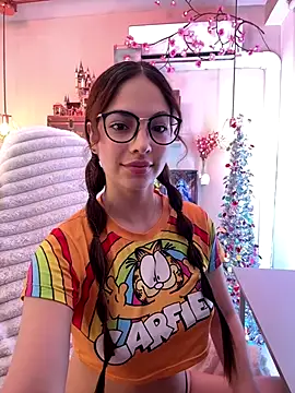 Zoe Bae online show from 12-13-25, 11:21