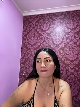 Snapshot of juliana_diaz chatting on 04-24-26, 11:18 juliana diaz online show from 04-24-26, 11:18