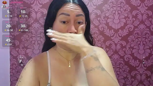Snapshot of juliana_diaz chatting on 04-27-26, 11:30 juliana diaz online show from 04-27-26, 11:30