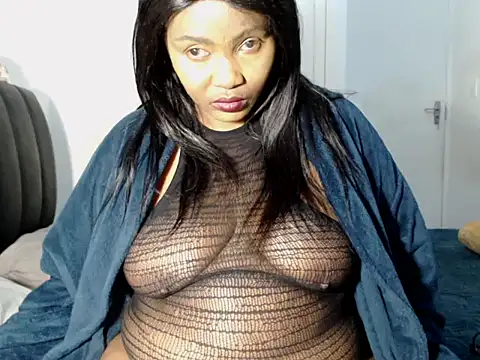 Snapshot of BigButtGodess chatting on 06-12-26, 02:21 BigButtGodess online show from 06-12-26, 02:21