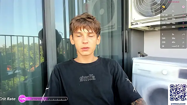 Snapshot of MiracleCam chatting on 10-13-25, 12:32 MiracleCam online show from 10-13-25, 12:32