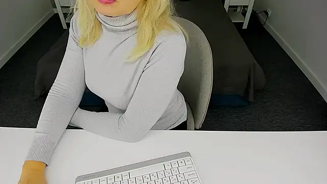 Abby Moore  online show from 01-27-25, 03:26