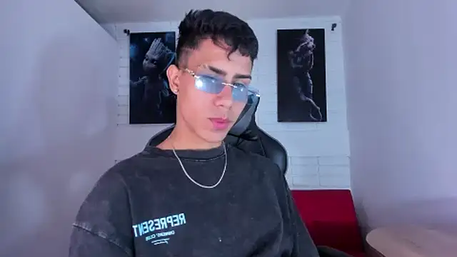 Snapshot of AlanNaughty chatting on 01-02-25, 09:18 AlanNaughty online show from 01-02-25, 09:18