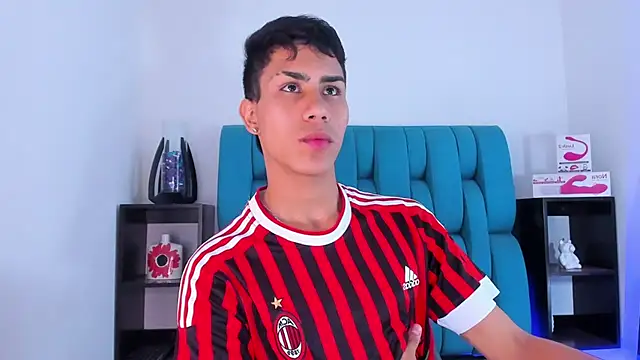 Snapshot of AlanNaughty chatting on 01-15-25, 03:33 AlanNaughty online show from 01-15-25, 03:33