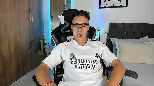 AlanNaughty online show from 05-17-26, 10:50