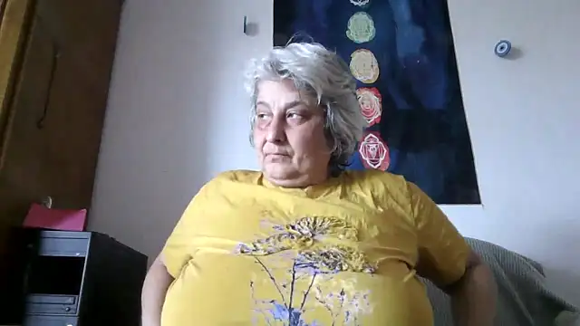 Snapshot of ExquisiteMature chatting on 04-24-26, 09:56 ExquisiteMature online show from 04-24-26, 09:56