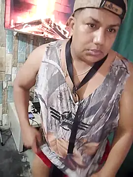 Snapshot of Malo666howard chatting on 10-20-25, 03:29 Malo666howard online show from 10-20-25, 03:29