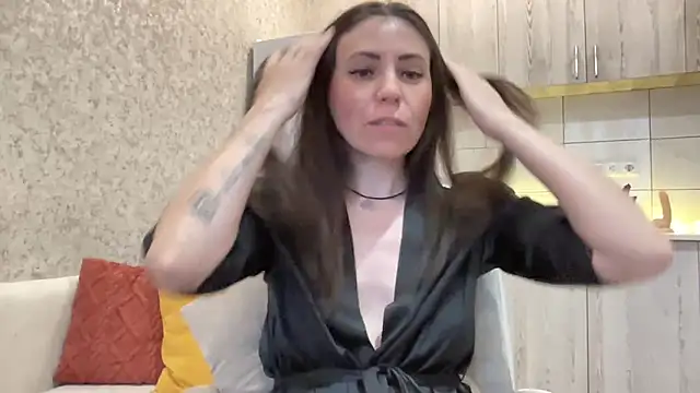 Snapshot of HotyWinter chatting on 05-16-26, 03:58 HotyWinter online show from 05-16-26, 03:58