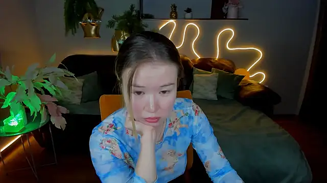 Snapshot of PollyOcean chatting on 12-15-24, 10:50 PollyOcean online show from 12-15-24, 10:50