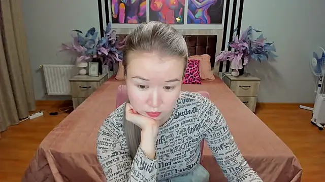 Snapshot of PollyOcean chatting on 12-25-24, 01:51 PollyOcean online show from 12-25-24, 01:51