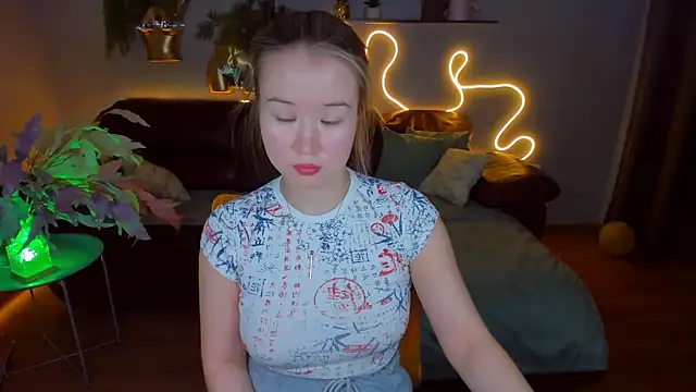 Snapshot of PollyOcean chatting on 01-06-25, 10:57 PollyOcean online show from 01-06-25, 10:57