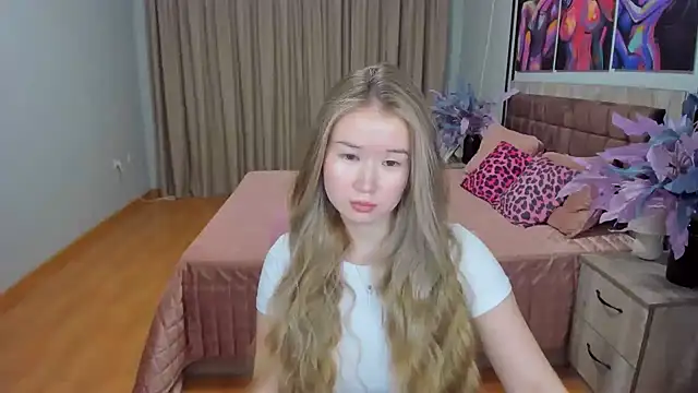 Snapshot of PollyOcean chatting on 02-10-25, 01:44 PollyOcean online show from 02-10-25, 01:44