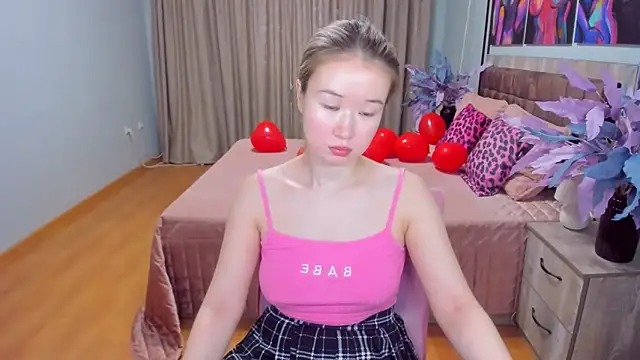 Snapshot of PollyOcean chatting on 02-17-25, 10:51 PollyOcean online show from 02-17-25, 10:51