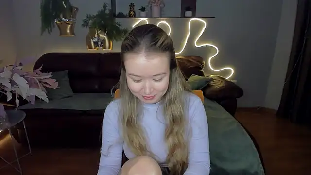 Snapshot of PollyOcean chatting on 03-19-25, 01:51 PollyOcean online show from 03-19-25, 01:51