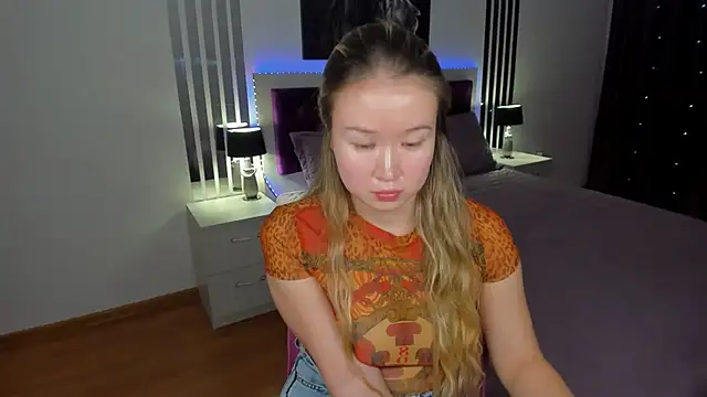 Snapshot of PollyOcean chatting on 09-11-25, 10:15 PollyOcean online show from 09-11-25, 10:15