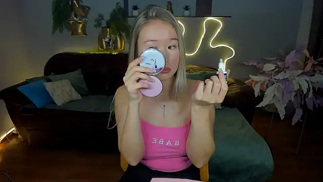 Snapshot of PollyOcean chatting on 09-18-25, 11:34 PollyOcean online show from 09-18-25, 11:34