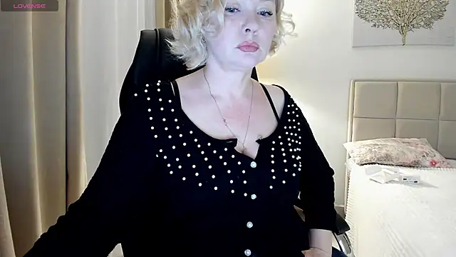 Snapshot of Colette__1977 chatting on 04-23-26, 09:06 Colette 1977 online show from 04-23-26, 09:06