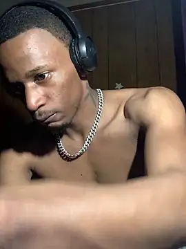 Snapshot of Tristris100 chatting on 12-11-24, 07:46 Tristris100 online show from 12-11-24, 07:46