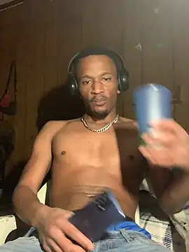 Snapshot of Tristris100 chatting on 12-12-24, 10:31 Tristris100 online show from 12-12-24, 10:31