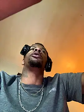 Snapshot of Tristris100 chatting on 09-09-25, 01:54 Tristris100 online show from 09-09-25, 01:54