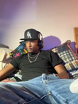 Snapshot of Tristris100 chatting on 11-06-25, 02:01 Tristris100 online show from 11-06-25, 02:01