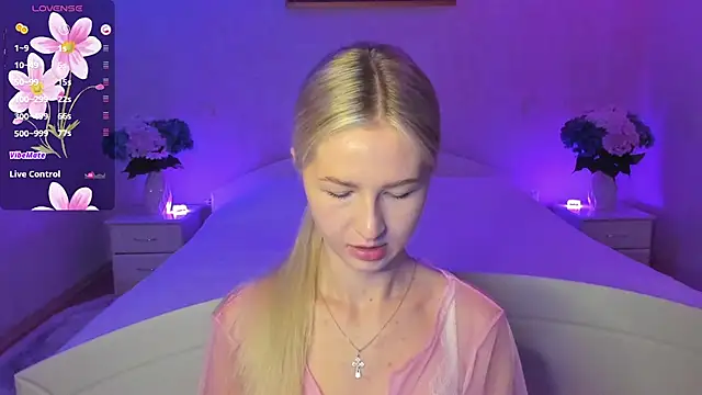 AnnaCarrera online show from 10-28-25, 08:00