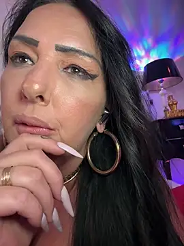 Snapshot of TiffanyRoxx chatting on 05-20-26, 10:05 TiffanyRoxx online show from 05-20-26, 10:05