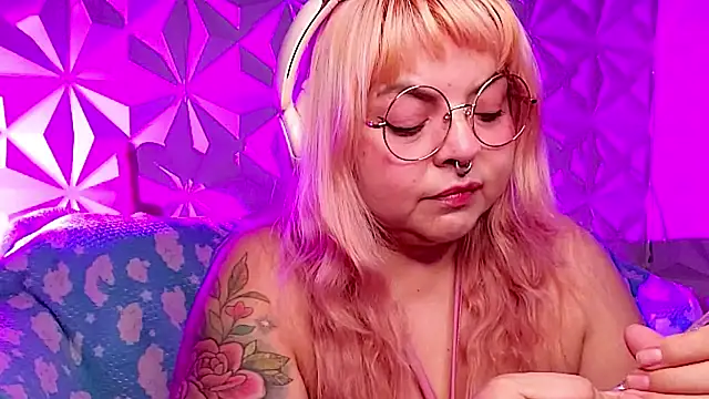 Satyn doll online show from 04-07-26, 12:22