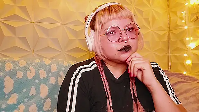 Satyn doll online show from 05-13-26, 12:19