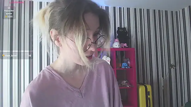  Hanna Moon  online show from 12-27-24, 09:17