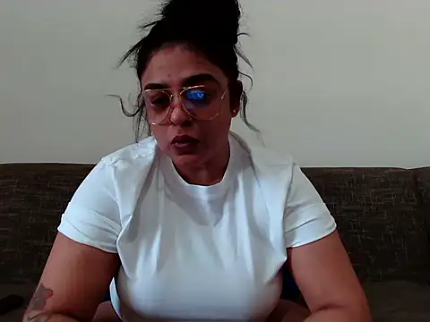 indianishkq7 online show from 12-17-25, 07:58