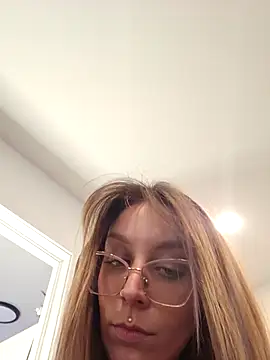 LilyOrion online show from 02-11-26, 08:03