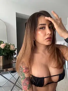 Snapshot of CATALINA_RESTREPO chatting on 12-18-24, 06:46 CATALINA RESTREPO online show from 12-18-24, 06:46