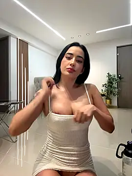 Snapshot of CATALINA_RESTREPO chatting on 10-04-25, 12:08 CATALINA RESTREPO online show from 10-04-25, 12:08