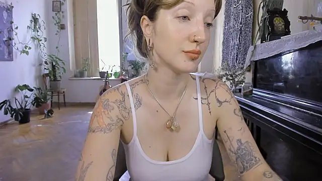 Miranda2 0 online show from 07-28-26, 08:21