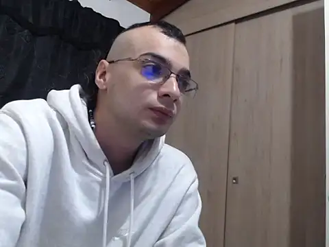 Snapshot of xZABLEYERx chatting on 11-19-25, 12:21 xZABLEYERx online show from 11-19-25, 12:21