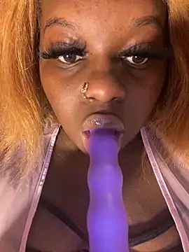 Snapshot of Cyebony chatting on 12-06-24, 09:43 Cyebony online show from 12-06-24, 09:43