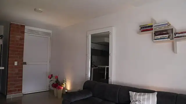 Snapshot of _Vahos_ chatting on 11-09-25, 05:00 Vahos online show from 11-09-25, 05:00