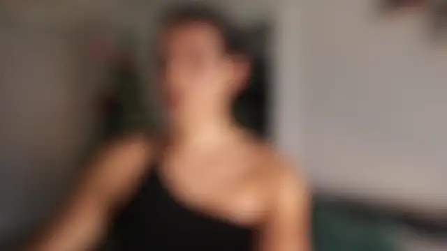 Snapshot of _Vahos_ chatting on 12-22-25, 06:05 Vahos online show from 12-22-25, 06:05