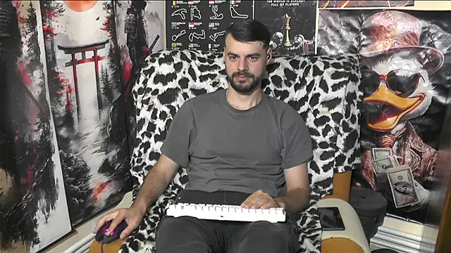 Snapshot of 00george chatting on 04-18-26, 07:58 00george online show from 04-18-26, 07:58
