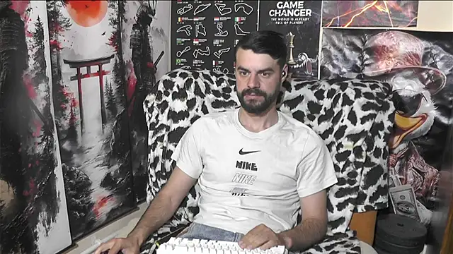 Snapshot of 00george chatting on 05-04-26, 05:14 00george online show from 05-04-26, 05:14