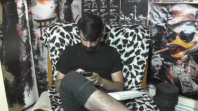 Snapshot of 00george chatting on 05-26-26, 11:45 00george online show from 05-26-26, 11:45
