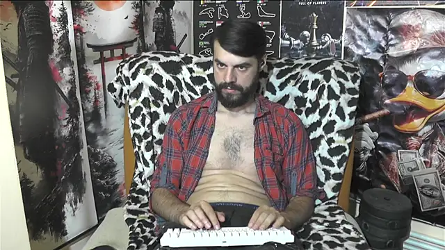 Snapshot of 00george chatting on 05-27-26, 05:32 00george online show from 05-27-26, 05:32