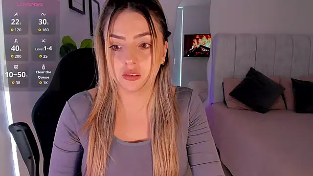 Snapshot of AmyWood chatting on 06-18-26, 07:40 AmyWood online show from 06-18-26, 07:40