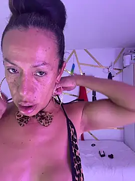 YOURSDEBORA online show from 06-02-26, 06:54