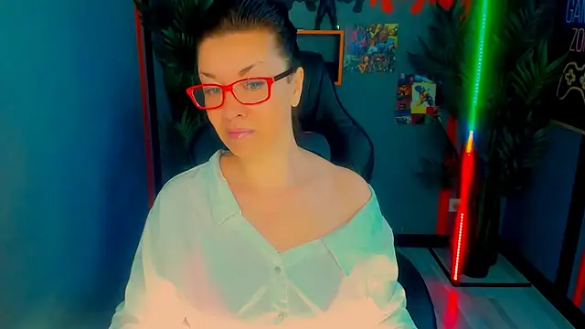 Snapshot of AnaMills chatting on 05-29-26, 10:02 AnaMills online show from 05-29-26, 10:02