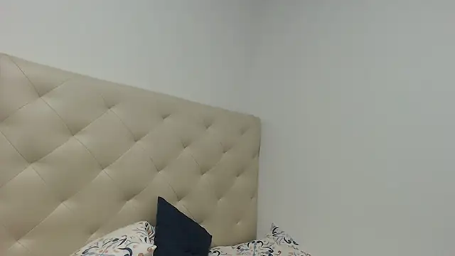 camilahot23 online show from 07-18-26, 11:52